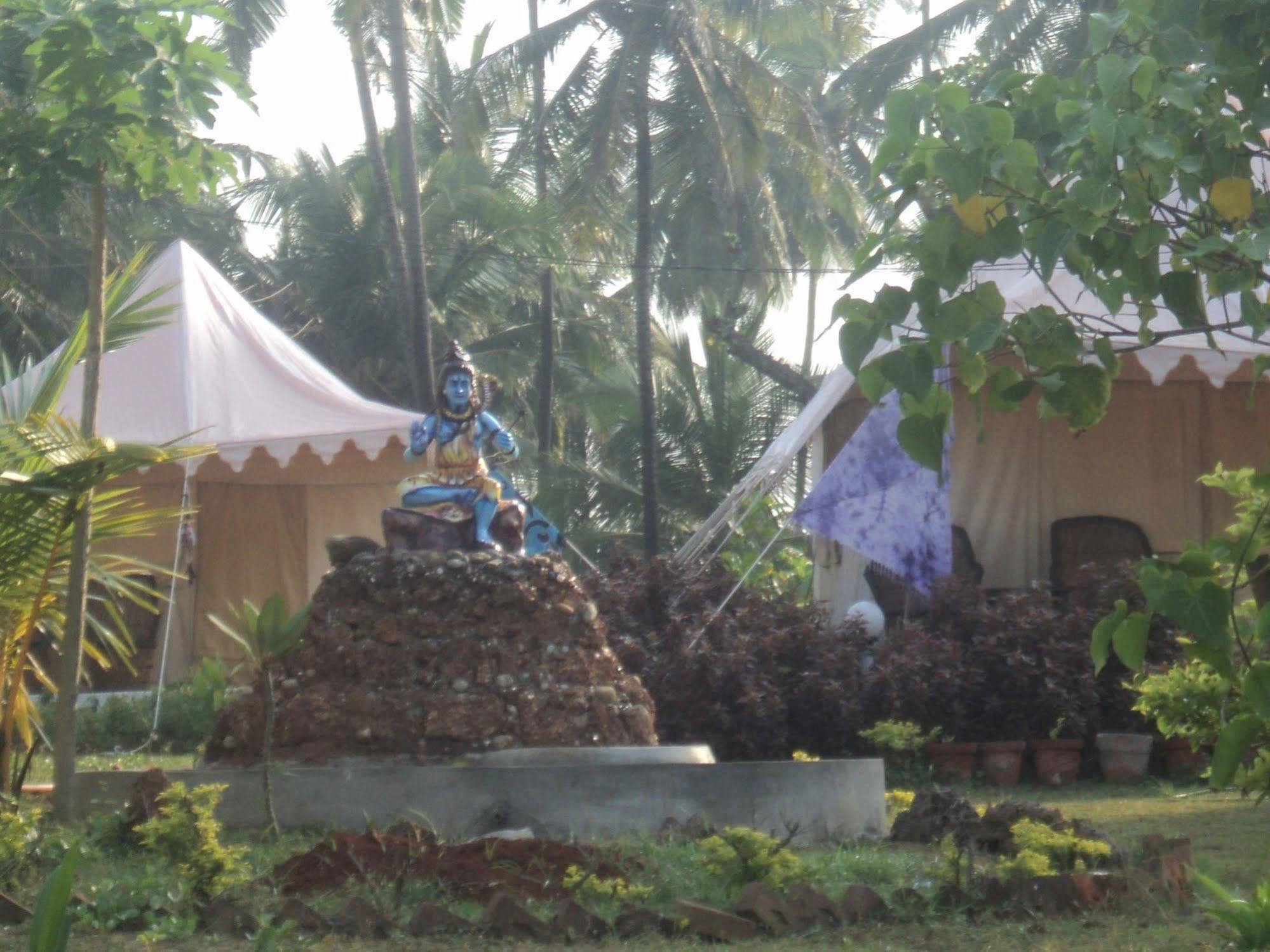 Five Five Restaurant And Guest Tents Anjuna Exterior photo